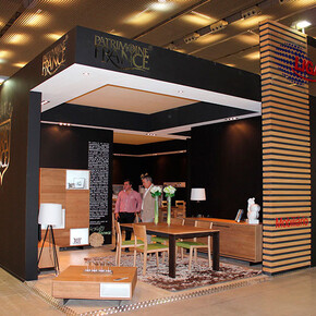 Expositor en el Showroom del mueble de Barcelona