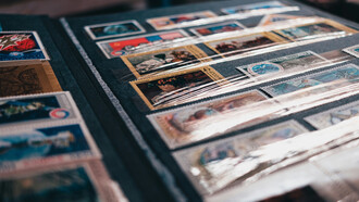 El coleccionismo conecta nuestros intereses personales con la historia y el arte, transformándose en una forma de preservar el legado cultural