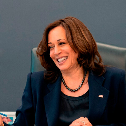Kamala Harris, candidata à presidência do partido Democrata nos EUA. Juntamente com Tim Walz e centenas de milhares de voluntários, Kamala está trabalhando incansavelmente para divulgar sua mensagem de esperança e direitos humanos