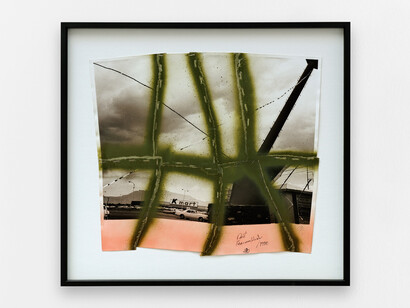 Thomas Barrow, Dart Re-Assembled, 1978, reconstructed gelatin silver prints with caulking, staples and spray paint, 52,5 x 57,5 cm, Courtesy Galerie Anne de Villepoix, Paris
