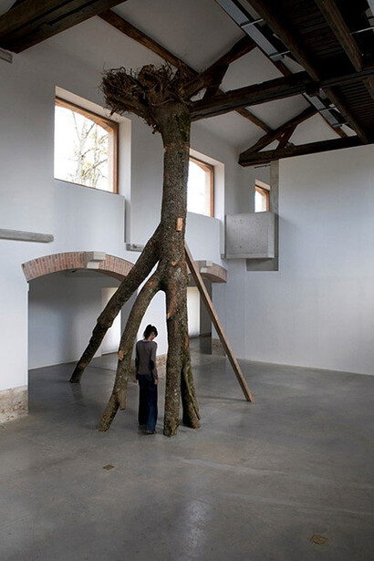 Oscar Tuazon. Courtesy of Bellevue Arts Museum