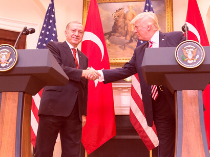 Präsident Trump und Präsident Recep Tayyip Erdoğan im Roosevelt Room des Weißen Hauses am 16. Mai 2017