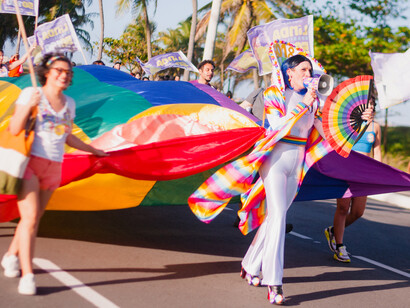 O Dia Internacional do Orgulho LGBTQIAPN+, celebrado em 28 de junho, é um momento de reconhecimento da diversidade sexual e de gênero e da luta por direitos civis. Linda Brasil - 21ª Parada do Orgulho LGBTQIA+ de Aracaju (2022)