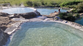 Il territorio viterbese è costellato di vasche naturali e stabilimenti moderni che combinano benessere e storia. Terme Carletti, Viterbo, Italia
