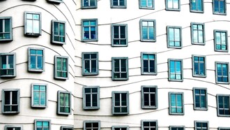 Ventanas de la casa danzante de Vlado Milunić y Frank Gehry en Praga