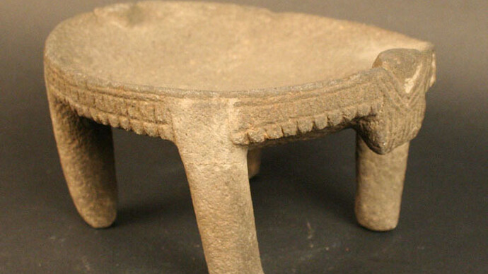 Piedra de moler con 4 patas

Materiales: Piedra

Medidas: 125mm de alto x 225mm de largo x 190mm de ancho