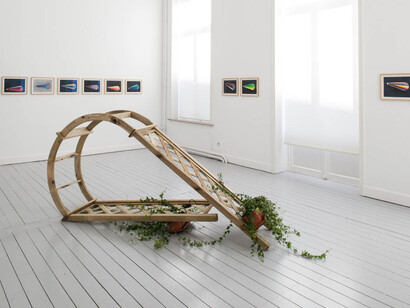 The Hum Comes From The Stumuch. Courtesy of Gladstone Gallery
