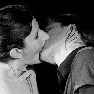 Marina Abramović, Breathing in, breathing out with Ulay, 1977-1998. Mit freundlicher Genehmigung des Kunstforum Wien