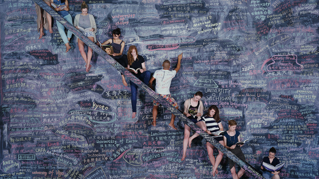 Wang Qingsong, One World, One Dream, 2014, C-print, h180 x w225 cm x 2