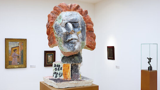 Markus Lüpertz, Beethoven, 25 x 60 x 55 cm., Privatbesitz, © VG Bild-Kunst Bonn, 2016; Hintergrund: Sammlungspärsentation Max Klinger