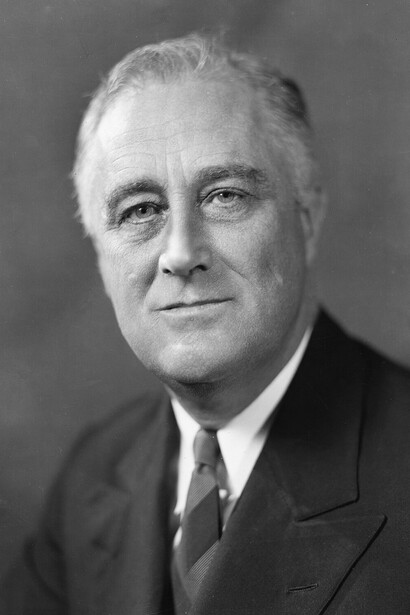 Franklin D. Roosevelt lideró a Estados Unidos durante la Gran Depresión con el New Deal, fortaleció la economía y comandó el país en la Segunda Guerra Mundial, siendo el único presidente en servir cuatro mandatos consecutivos