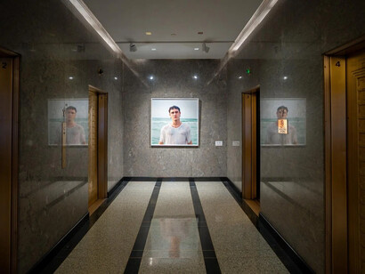 Daniel Tchetchik, Facing the sea, exhibition view. Courtesy of Zaz10TS