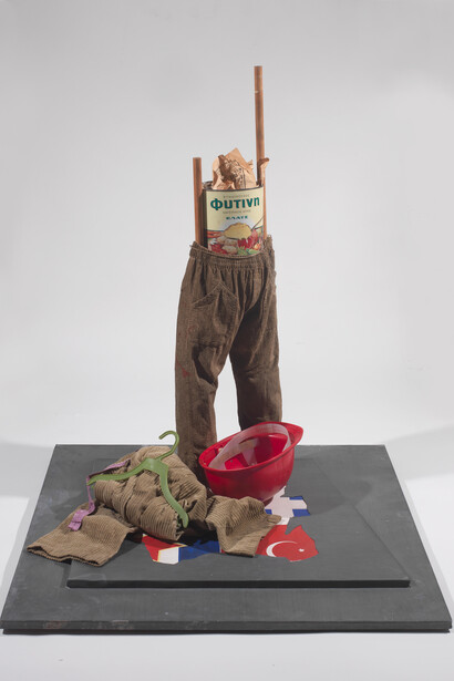 Vlassis Caniaris, Perspective, 1971, mixed media installation, 106 x 90 x 92 cm, Courtesy Kalfayan Galleries, Athens – Thessaloniki