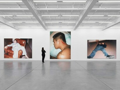 The golden recline, exhibition view. Courtesy of Galerie Eva Presenhuber