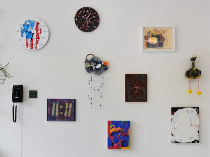 Various artists, Eddysroom, on time, exhibition view. Courtesy of Mrs.