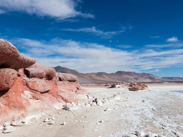 Piedras Rojas, salar de Aguas Calientes, Cile