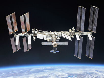 La stazione spaziale internazionale fotografata  da una navicella in fase di rientro a Terra
