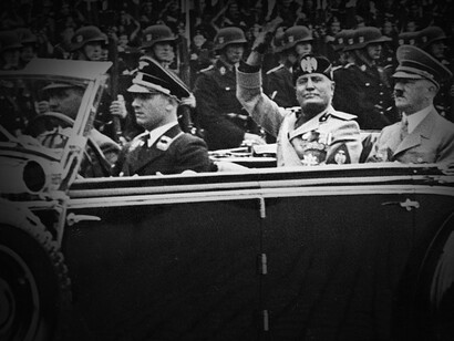 Mientras Hitler y Mussolini eran conducidos por las calles de Múnich, 36,000 guardias se alinearon en su ruta