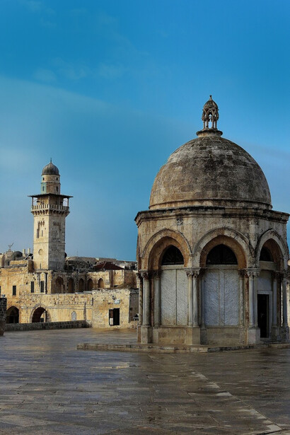 Cappella dell'Ascensione, sono conservate le orme di Gesù Cristo, che secondo la tradizione vi si è fermato prima della sua ascensione al cielo