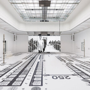 Helmut Lang, Séance de travail 1986–2005, exhibition view. Courtesy of MAK