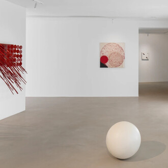 Lygia Pape, Sendo, vista da exposição. Cortesia de Mendes Wood DM