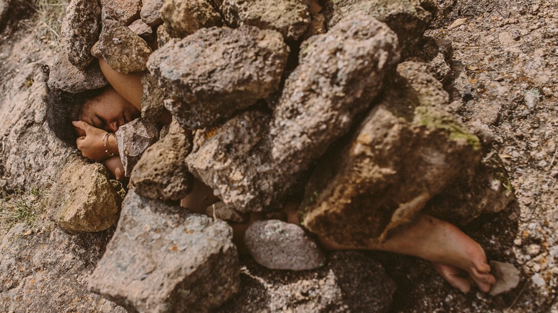 Nathalie Mba Bikoro. The Burial. 2015. Norogachi, Mexico. Photo: Luis Lujaàn
