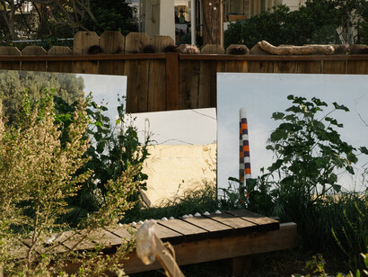 Installation view of "In the garden of David Horvitz", 7th Ave Garden, Los Angeles, 2023. 
Courtesy of ChertLüdde, Berlin and David Horvitz, Los Angeles. Photo by Rio Asch Phoenix