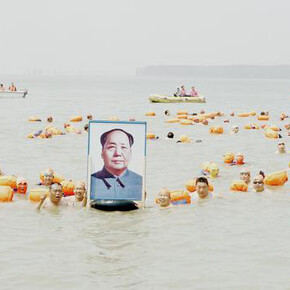 Arbeiten in Geschichte. Courtesy of Museum für Fotografie