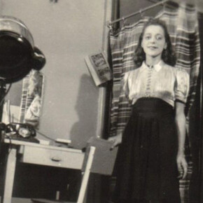 Une femme de valeur. Courtesy of Musée de la Banque du Canada