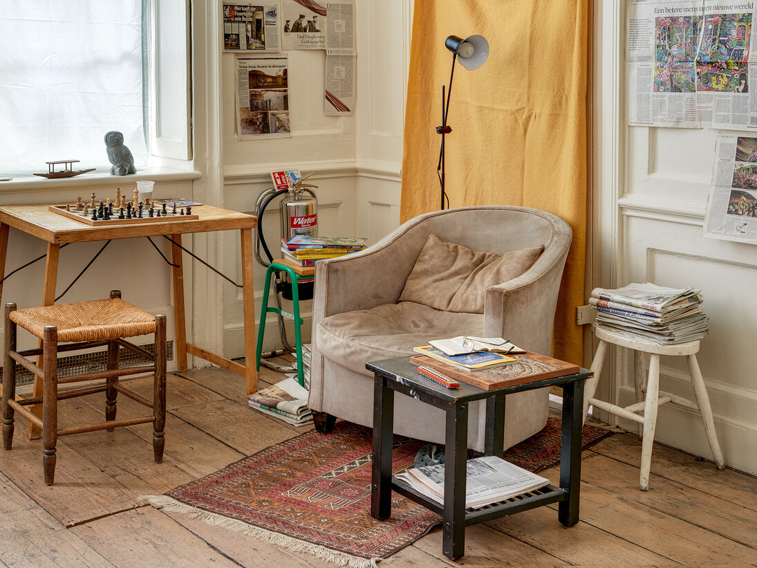 Fiona Tan, Ghost Dwellings II, 2013, HD video, colour, stereo, room installation, Loop duration : 4 m 58 s, Edition of 4, Courtesy the artist and Frith Street Gallery, Photographer: Alex Delfanne