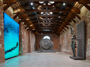 Damien Hirst, (da destra a sinistra), The Diver with Divers, (Photography Christoph Gerigk), Calendar Stone, The Diver -  Photographed by Prudence Cuming Associates © Damien Hirst and Science Ltd. All rights reserved, DACS 2017 