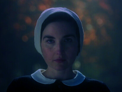Witches (2024) es un documental de Elizabeth Sankey que explora la ansiedad, depresión y psicosis posparto, conectándolas con la persecución histórica hacia las mujeres acusadas de brujería