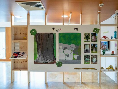 Varios artistas, Aprendiendo a través del arte 2025, vista de exhibición. Cortesía del Museo Guggenheim Bilbao