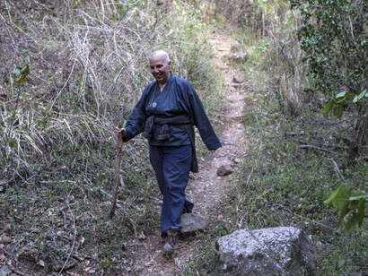 Doju Dinajara Freire  nei boschi