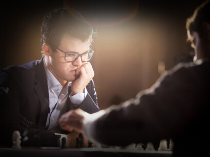 Max Deutsch vs Magnus Carlsen en una partida de ajedrez en 2017