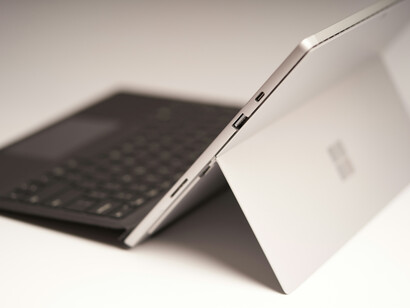 Desde 2012 a Microsoft vem oferecendo lançamentos de tablets e dispositivos integrados como o Surface Pro