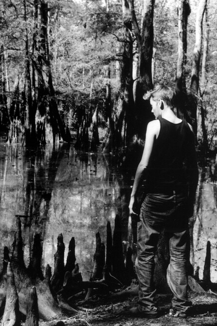 RiskHazekamp, Solitary Fruit - Swamp (Alabama), 2012. Analogue B&W photograph, 12.5 x 19 cm. Image Courtesy of Hanmi Gallery