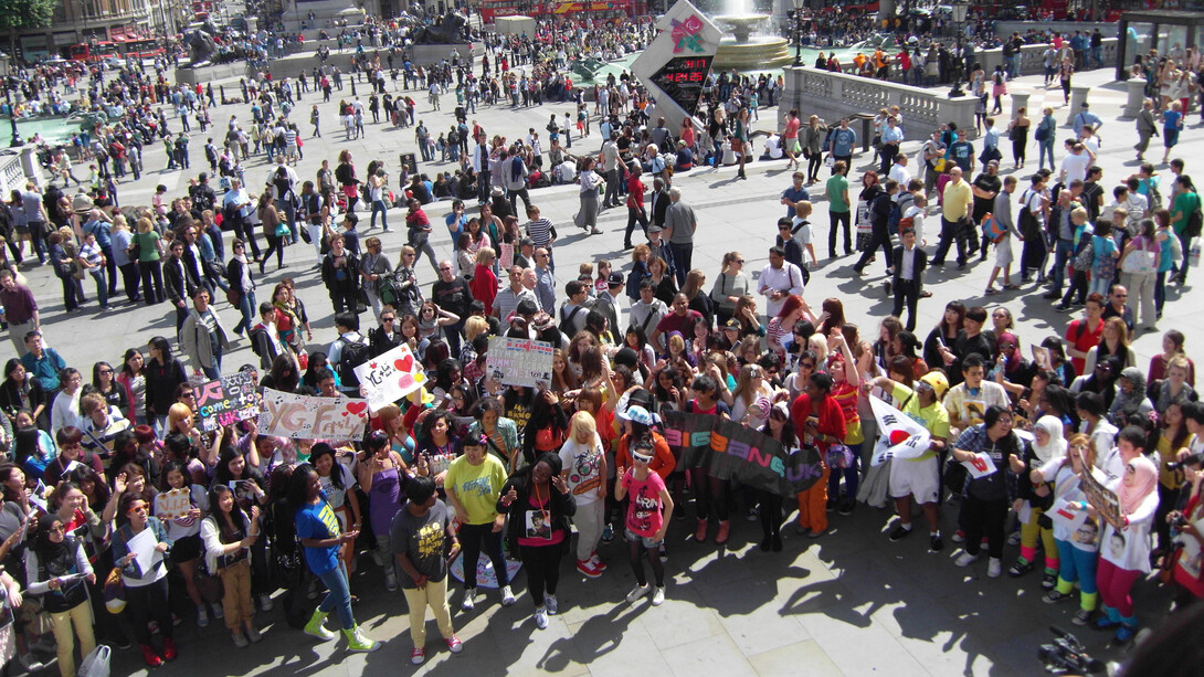 Philip Gowman, YG Family flashmob in Trafalgar Square, 2011. Avec l’aimable autorisation du Musée Rietberg