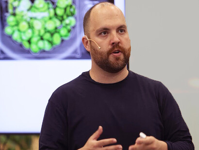 Paralelamente, Eichstetter impulsa iniciativas propias como el podcast Potluck Food Talks, los tours gastronómicos en San Sebastián y una guía digital centrada en platos más que en restaurantes