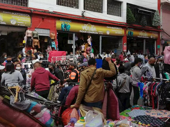 La gente empezó a convertir el disfrute familiar de la Navidad en el disfrute de las cosas que cada familia podía comprar