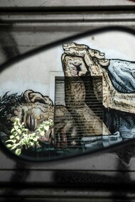 Senzatetto. Si tratta di quella vasta fascia di popolazione italiana senza un nome e senza un volto che vive ai margini delle città. Chi più, chi meno, ogni città ha il suo bacino di senzatetto o “clochard”