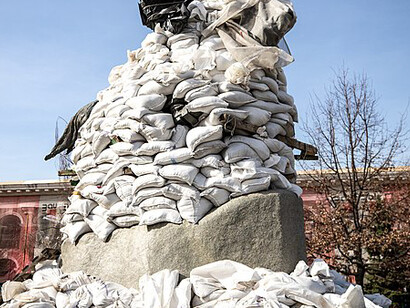 Protective fortification of the monument to Petro Sahaidachny, Kyiv, Ukraine