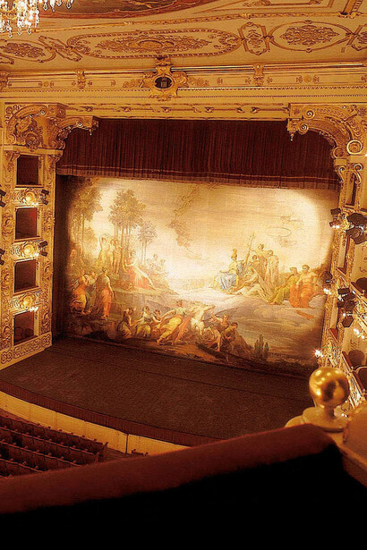 Théâtre Regio. Le scénario