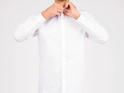 Para que la camisa esté tan blanca como el primer día: cuidado con el detergente