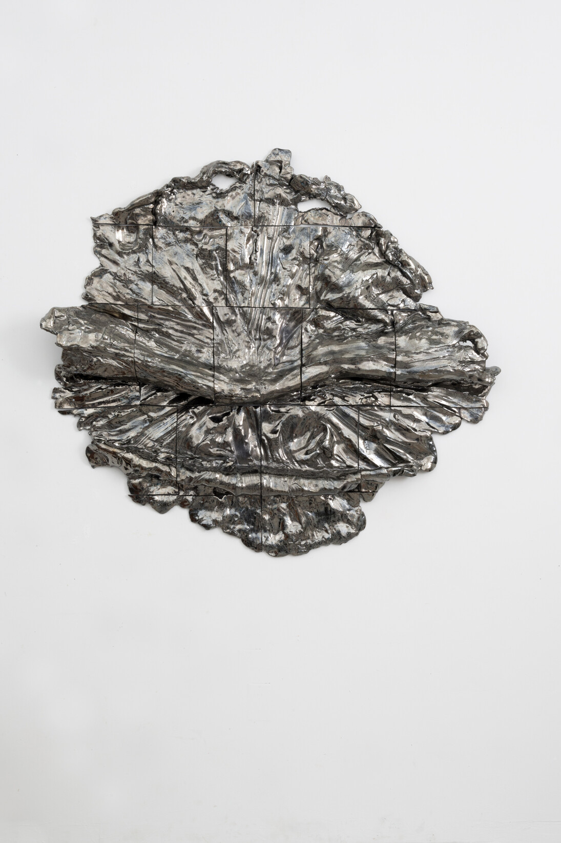 Brie Ruais, Two Fold, 132lbs, 2014, Glazed ceramic, hardware, 49 x 54 x 6 inches, 124.5 x 137.2 x 15.2 cm, courtesy the artist and Nicole Klagsbrun, photo credit Adam Reich