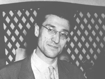 Ogni personaggio di Pavese è alla ricerca di un momento iniziatico che lo porti ad abbracciare, compiutamente, una nuova fase esistenziale