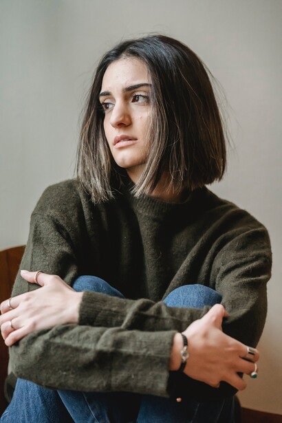 Cercarsi. Dove mi sono nascosta stavolta? Vado a darle il benvenuto, cercando me stessa, in variazioni sul tema di un tempo perduto