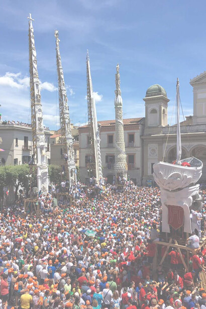 Nola, Campania, Italia. Festa dei Gigli, la “Barca”, simbolo della Festa e della storia di San Paolino e del suo ritorno via mare