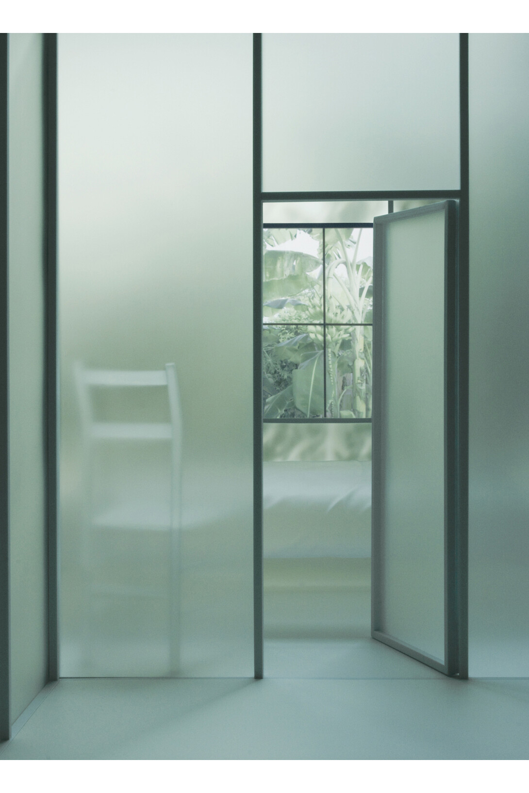 Mayumi Terada, white chair, 150801p, 2015, 56 x 40 cm, pigment inkjet