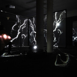 Entre réflexions et immersion, exhibition view. Courtesy of Cercle Cité 